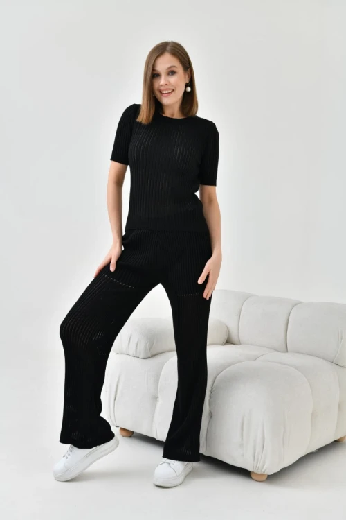 10713 SİYAH BİSİKLET YAKALI KISA KOLLU DELİKLİ DESENLİ PANTOLONLU TAKIM