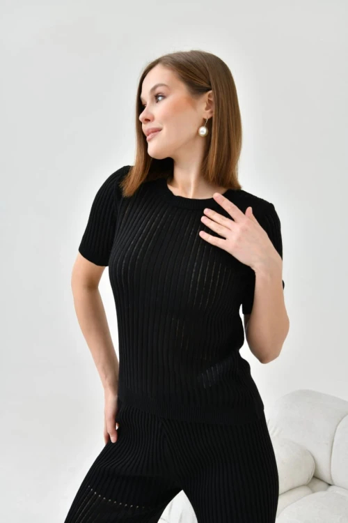 10713 SİYAH BİSİKLET YAKALI KISA KOLLU DELİKLİ DESENLİ PANTOLONLU TAKIM