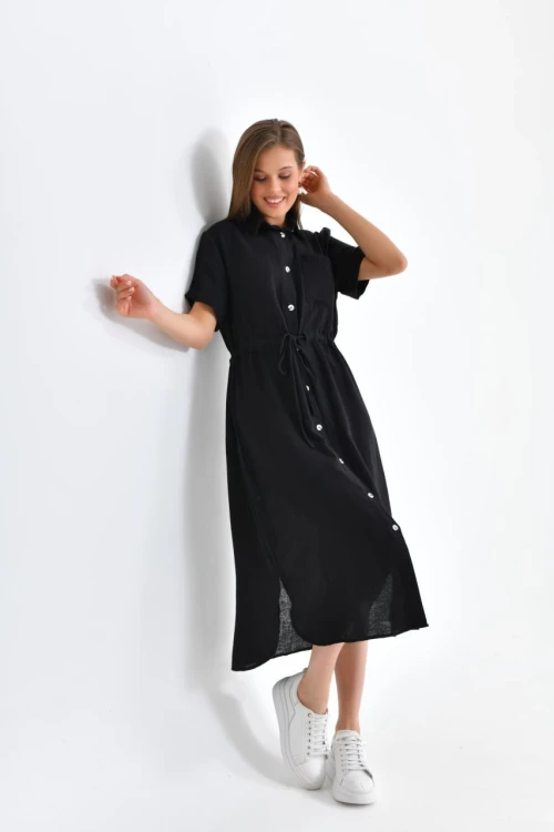 23109 SİYAH YAKALI BOYDAN DÜĞMELİ KISA KOLLU ASTARSIZ DİZ ALTI ELBİSE