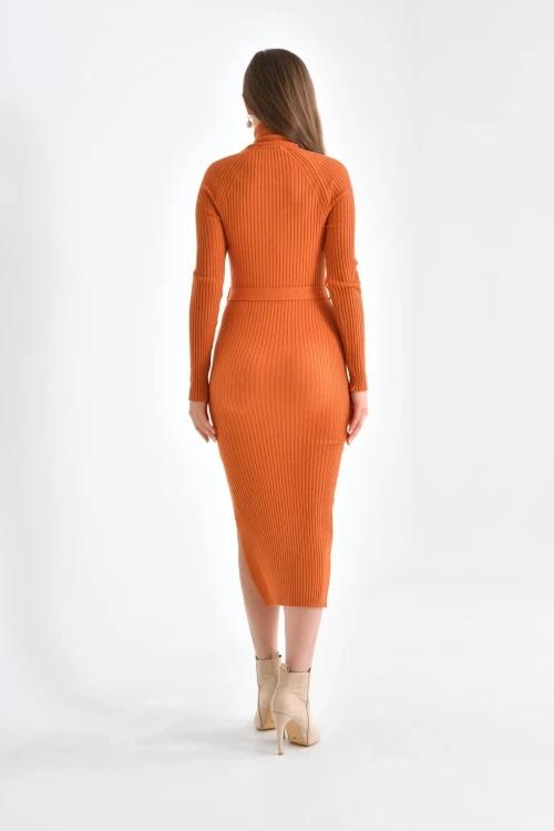 Kadın Elbise Boğazlı Bel Kemerli Midi Boy Yırtmaçlı Triko Elbise Kiremit - 224505