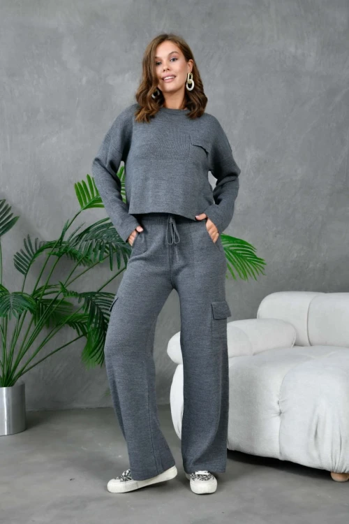 KADIN SİYAH BİSİKLET YAKA CEPLİ TAKIM