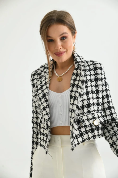 Kadın Ceket Düğme Detaylı Tüvit Crop Blazer Ceket Siyah - KRN37