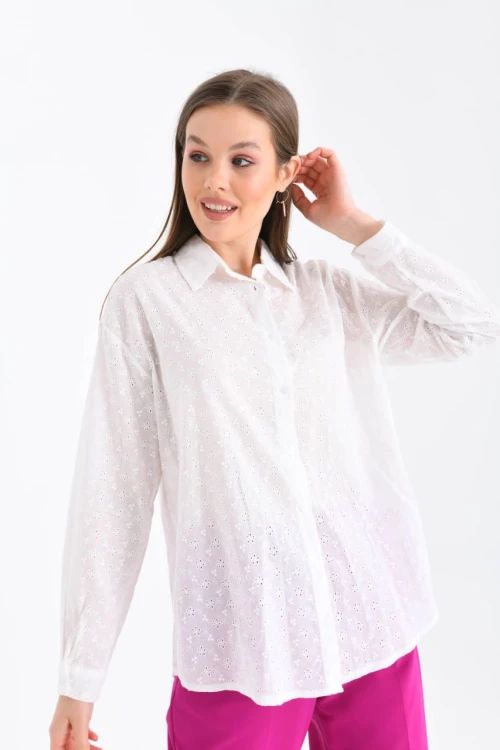 Motifli Kadın Gömlek Delikli Desen Klasik Kadın Gömlek Kemik - 23081