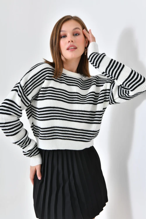 KADIN TAŞ BİSİKLET YAKA ÇİFT RENK ÇİZGİLİ MODEL KAZAK