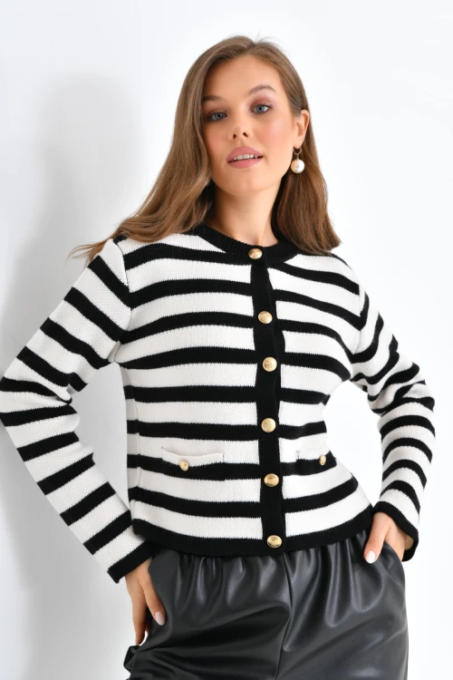 KADIN YAKASIZ ÇİFT RENK CEP VE DÜĞME DETAYLI CEKET