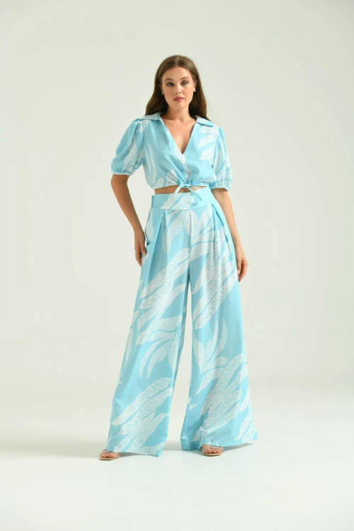 T113 B.MAVİ CROP TARZI BELDEN BAĞLAMALI DESENLİ PANTOLONLU TAKIM