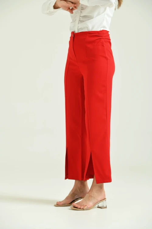 Kadın Pantolon Yan Büzgülü Paça Yırtmaçlı Kumaş Pantolon Kırmızı - T033