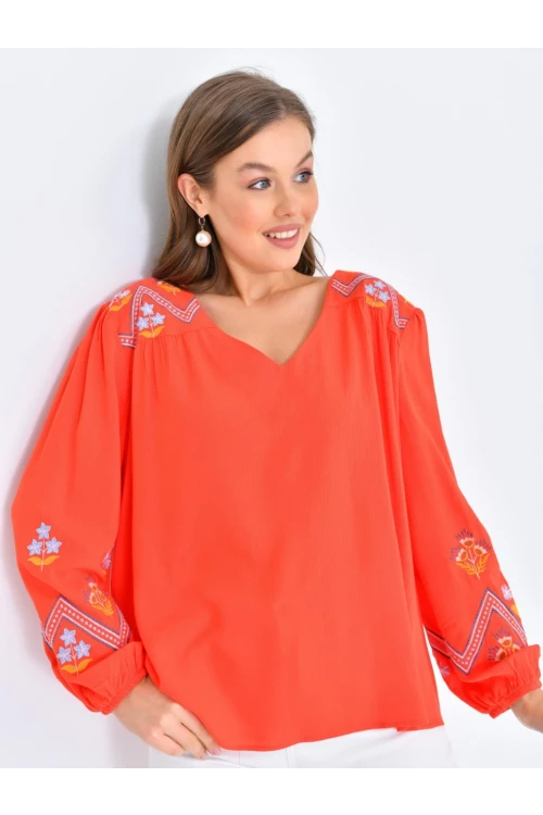 Kadın Bluz Omuz ve Kolları İşlemeli Büzgülü Kadın Bluz Nar - 33035