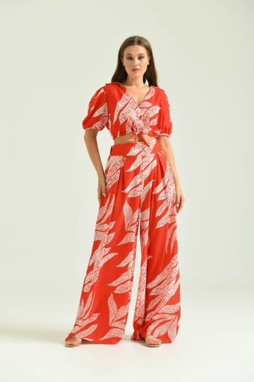 T113 KIRMIZI CROP TARZI BELDEN BAĞLAMALI DESENLİ PANTOLONLU TAKIM