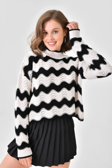 Kadın Kazak Delikli Bisiklet Yaka Kazak Siyah - 8086SW