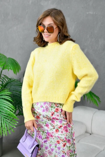 Kadın Tüylü Kazak