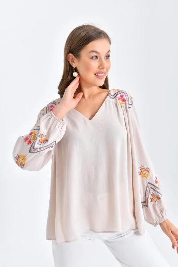 Kadın Bluz Omuz ve Kolları İşlemeli Büzgülü Kadın Bluz Bej - 33035