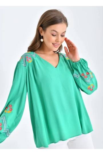 Kadın Bluz Omuz ve Kolları İşlemeli Büzgülü Kadın Bluz Yeşil - 33035
