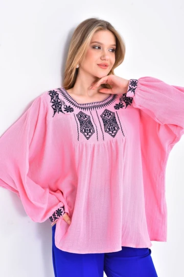 Kadın Bluz Yuvarlak Yaka Yaka ve Bilek İşlemeli Bluz Kadın Bluz Pembe - 33032