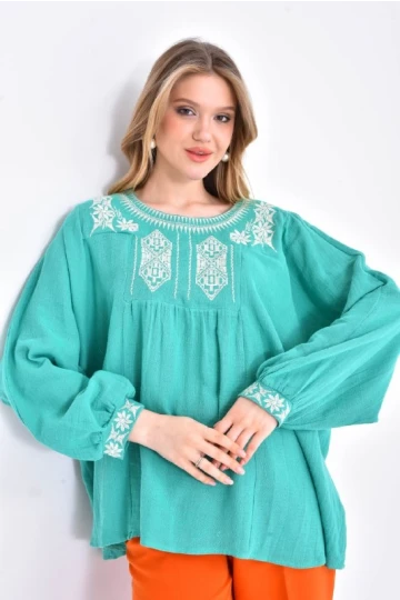 Kadın Bluz Yuvarlak Yaka Yaka ve Bilek İşlemeli Bluz Kadın Bluz Yeşil - 33032